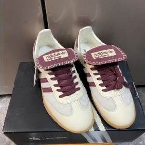 Meet your Posher, Sloe